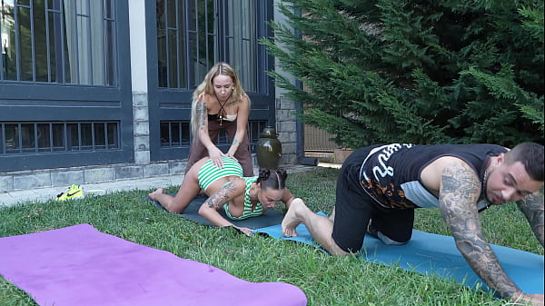 Yoga with two chicks ends in hardcore 3some