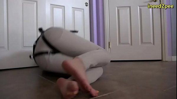 Play MP4 - desperate to pee pissing her tight jeans 2020