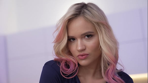 Ex-podium Model And An Old Italian Fat Dick thumbnail