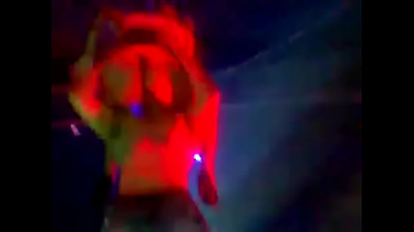 gostosa no palco do gran hall