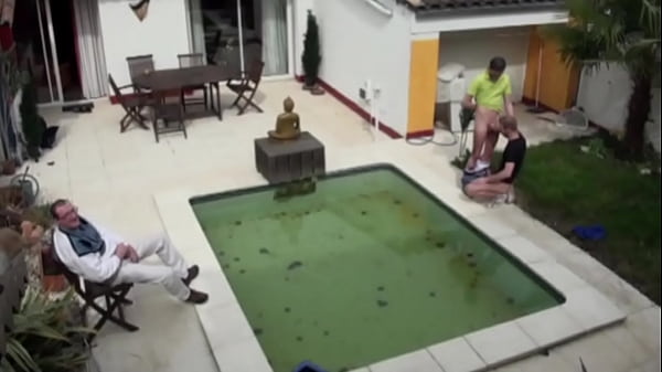 Un Vieux Perverses Assist E&agrave; Un Tournage Porno Gay Avec 2 Jeunes Minets thumbnail