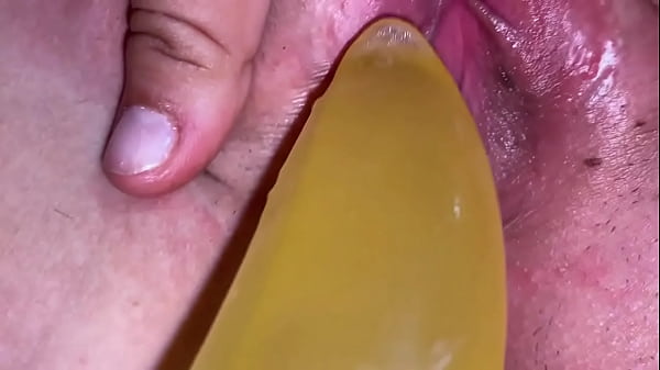 Le mamo su apretado y jugoso co&ntilde;o