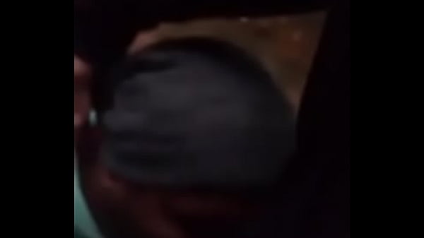 Play MP4 - Mamando uma rola na rua