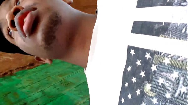 వెలుపల సెక్సీ పోర్న్స్టార్ thumbnail