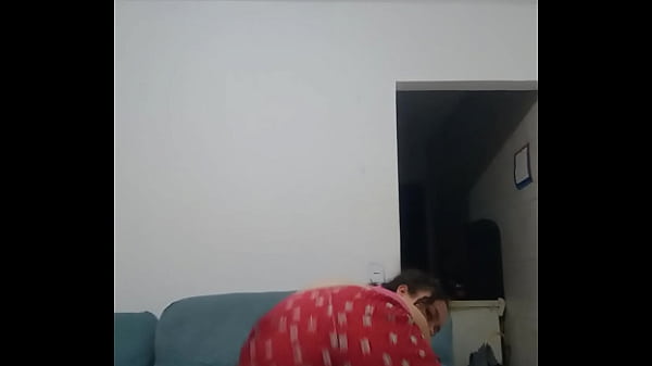 Play MP4 - PUTINHA DAN&Ccedil;ANDO FUNK BEM GOSTOSO COM TES&Atilde;O FICOU PELADINHA JOGANDO A BUCETA PRO AR