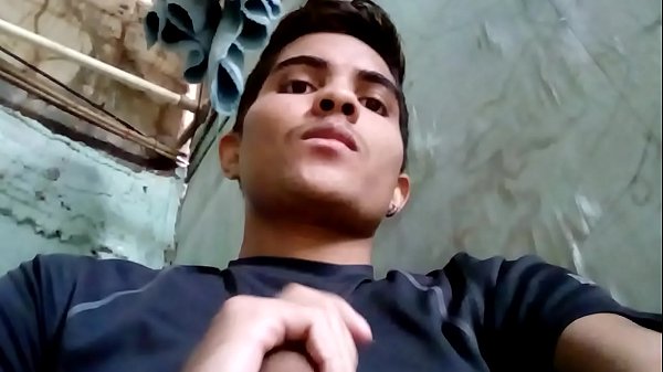 Play MP4 - Novinho mostrando o pau