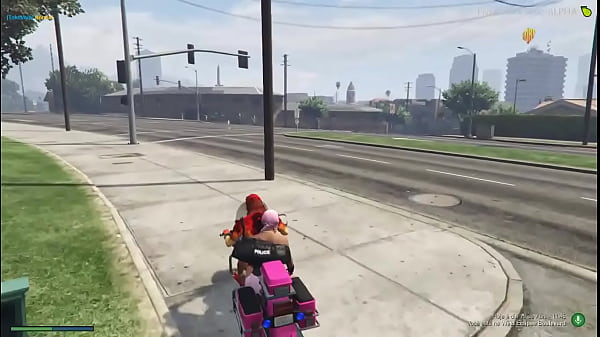 2 bitches fucking police of eua