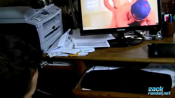 Hung Dude Marcus Rivers Watches Porn And Wanks In The Office