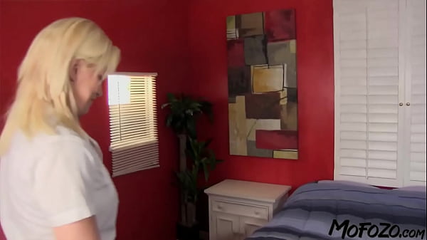 Mofozo.com - 19 Year Old Blonde Is Getting Fucked After Her Massage thumbnail