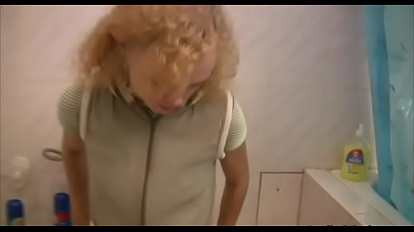 Nonton Babe Shares Her Taut Cave With Horny Dudes thumbnail