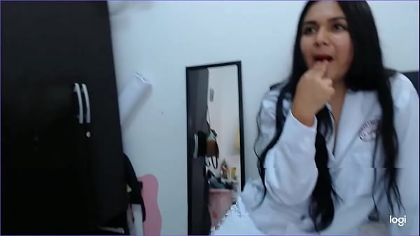 Tres sexys enfermeras de 18 a&ntilde;os vinieron a mi casa a lamerse los co&ntilde;os y darse besos lesbicos trio de lesbianas 