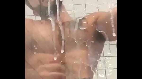 Play MP4 - Chabon en la ducha re pijudo