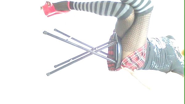 Play MP4 - Tacones y Montando Juguete