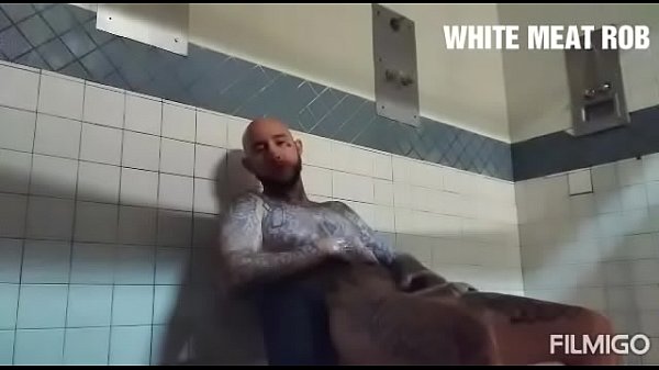 Play MP4 - Live in prison&period; Horny af&comma; had to put up the curtain and jack this big Dick