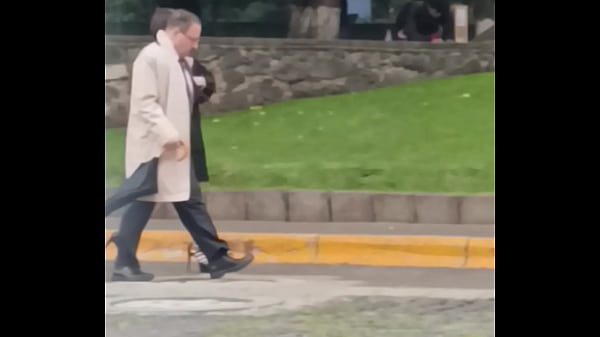 Lic con piernotas y tacones 