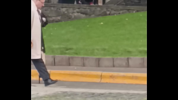 Lic con piernotas y tacones 