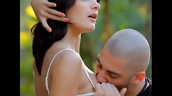 Who_is she What is her name_please comment