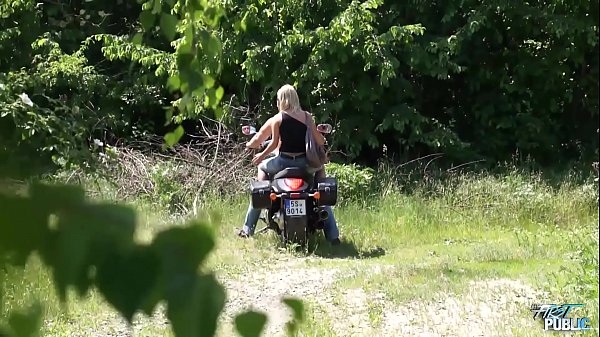 Play MP4 - Barely Legal Blonde Fucked Outdoors for the First Time