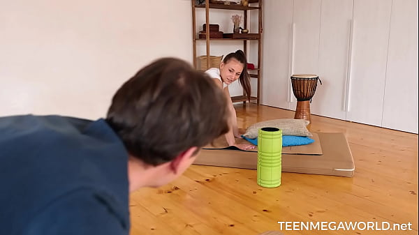 Nonton Flexible Sumiko Fucks Her Man After He Fails Yoga Class - Creampie-angels thumbnail