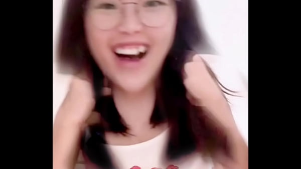 Nonton 介紹及完結 自肥 享受閨蜜的男朋友 3p Mia 穿戴假陽具 Hong Kong Av Cantonese Av Macychanhk Macy Chan 情慾自主實踐者 廣東話av 香港av thumbnail