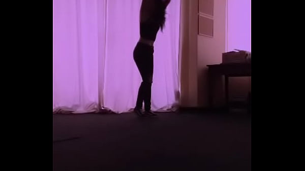 Morena arrecha desnuda se graba para su novio