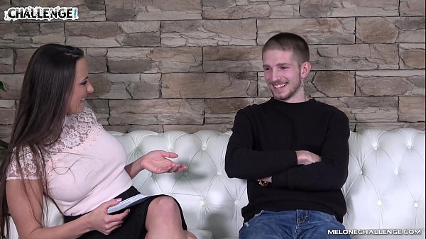 Play MP4 - Female Agent and Her Friend prank a Newcomer