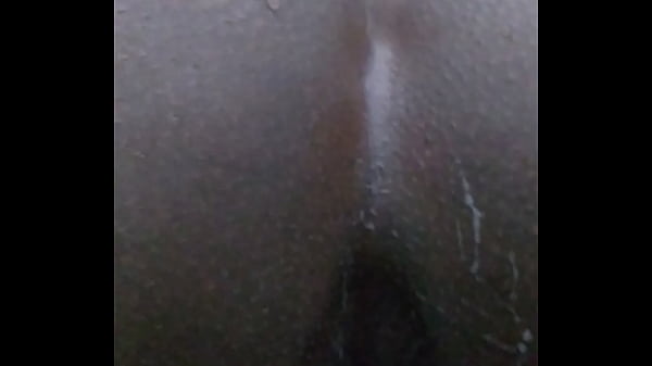 Pediu pro namorado depilar o cuzinho dela