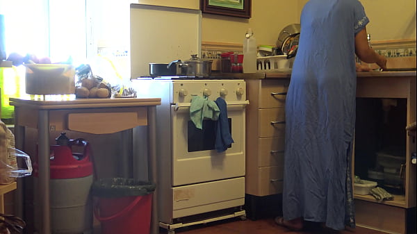 RISKY SEX!!! I masturbate my huge cock to my muslim stepmom in hijab!!! 