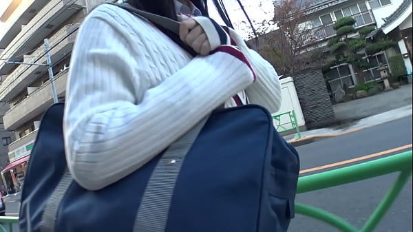 プリプリのjkマンコで悲願の 貞卒業！「ねぇヤりたくなっちゃった？」制服 パイズリ 巨乳 オナニー 貞 ナンパ 女子校生　part3 thumbnail