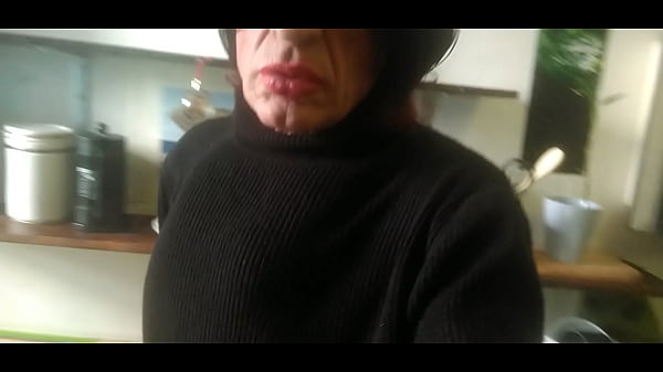 Play MP4 - My tranny ass