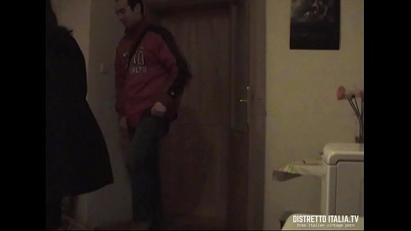 Play MP4 - Sesso in camera con la moglie del mio collega mentre riprendo tutto con telecamera nascosta