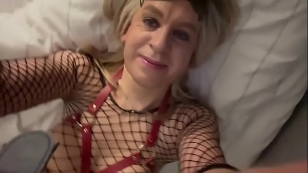 Play MP4 - Alikat2 gets home from work