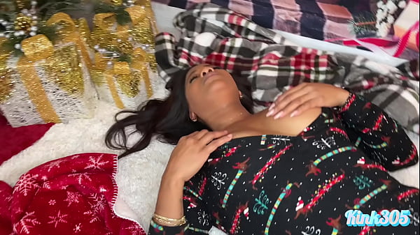 Latina Milf Amaya Fucks Her Pussy With Her Fingers thumbnail