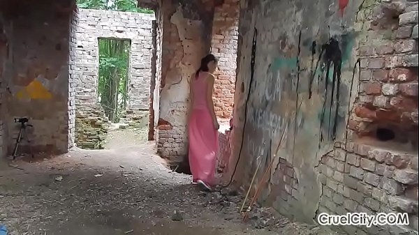 Play MP4 - Mistress Summer's b&period; Cock and Ball &excl;