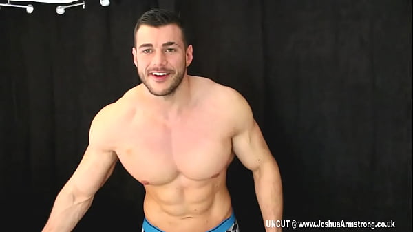 Play MP4 - Horny buddies play strip poker