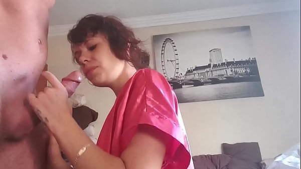 Play MP4 - Early morning blowjob and handjob till I cum