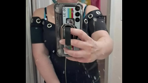 Nonton Cute Big Titty Goth Girl Hair! - Kyra Hellfire thumbnail