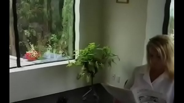 Nonton Lovable Diva Is Sex-toy Her Tight Cuchy Hole thumbnail