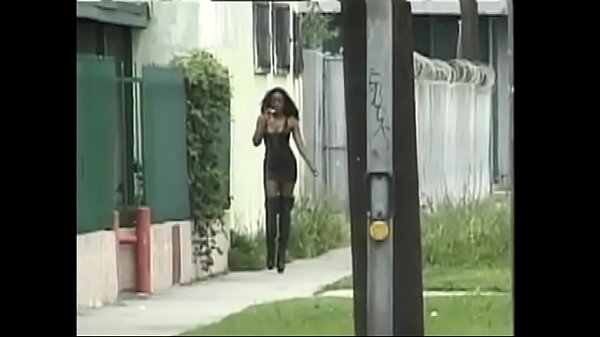 Sexy black chick rides cock like a pro in the bedroom