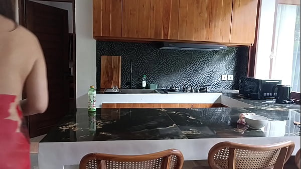 Play MP4 - 素人女友清理房屋教學