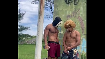 Pauzudo Safado Me Viu Na Praia E Quis Fuder No Mato thumbnail