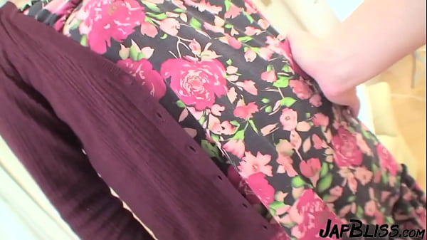 Japanese milf getting fucked without a condom