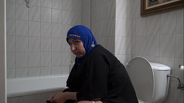 Play MP4 - 55 year old turkish cleaning maid always let me cum in her pussy