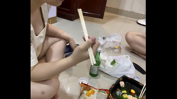 Con bạn v&uacute; to th&iacute;ch thả r&ocirc;ng 