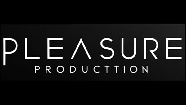 Nonton Esposa Pimentinha Seduz O Marido Na Cozinha thumbnail