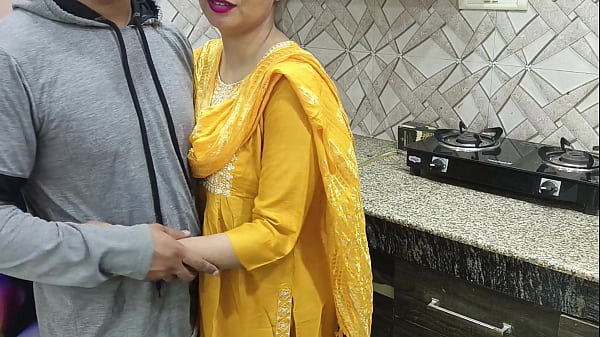 JIJA JI seduced by SAALI'S sexy body fucked her pussy and ass Hindi audio 