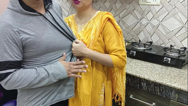 Play MP4 - JIJA JI seduced by SAALI'S sexy body fucked her pussy and ass Hindi audio