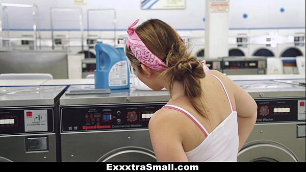 Play MP4 - ExxxtraSmall - Petite Teen &lpar;Cali Hayes&rpar; Fucked in Laundromat