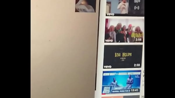 Nonton Light Skin Fingering Till She Cums thumbnail