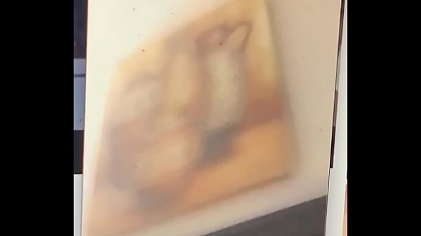 Light skin fingering till she cums